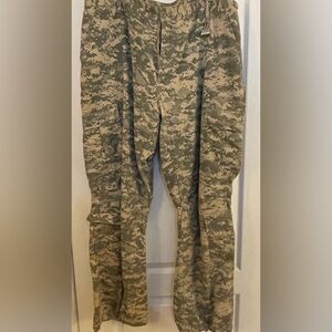 Cargo pants…X-large regular
Waist 39”- 43”